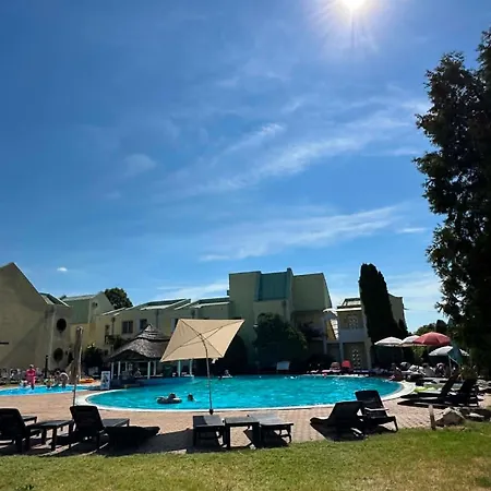 Romi Pool & Garden Шиофок