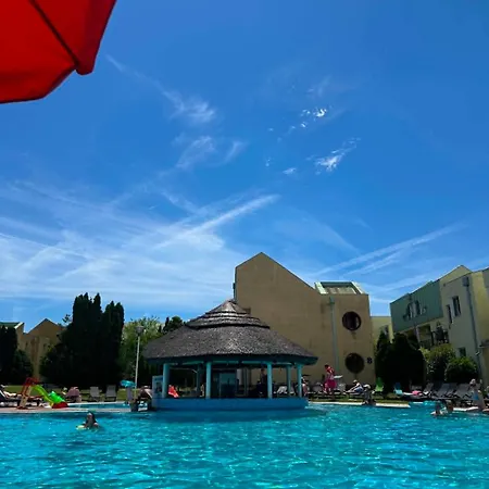 Romi Pool & Garden Апартаменты